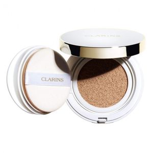 Clarins Everlasting Cushion hydratační make-up 107 Beige 13 ml